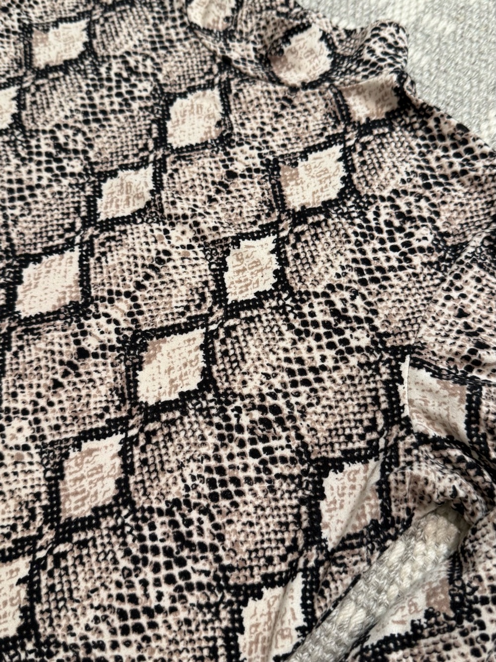 Y2K Snakeskin Mock Neck Long Sleeve Crop Top Medium Festival Bikercore